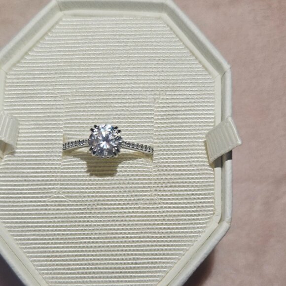 Swarovski silver  crystal ring. I believe its a size 8 - Picture 2 of 4